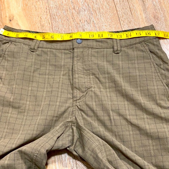 Lululemon men’s plaid shorts size 34 - Picture 5 of 9